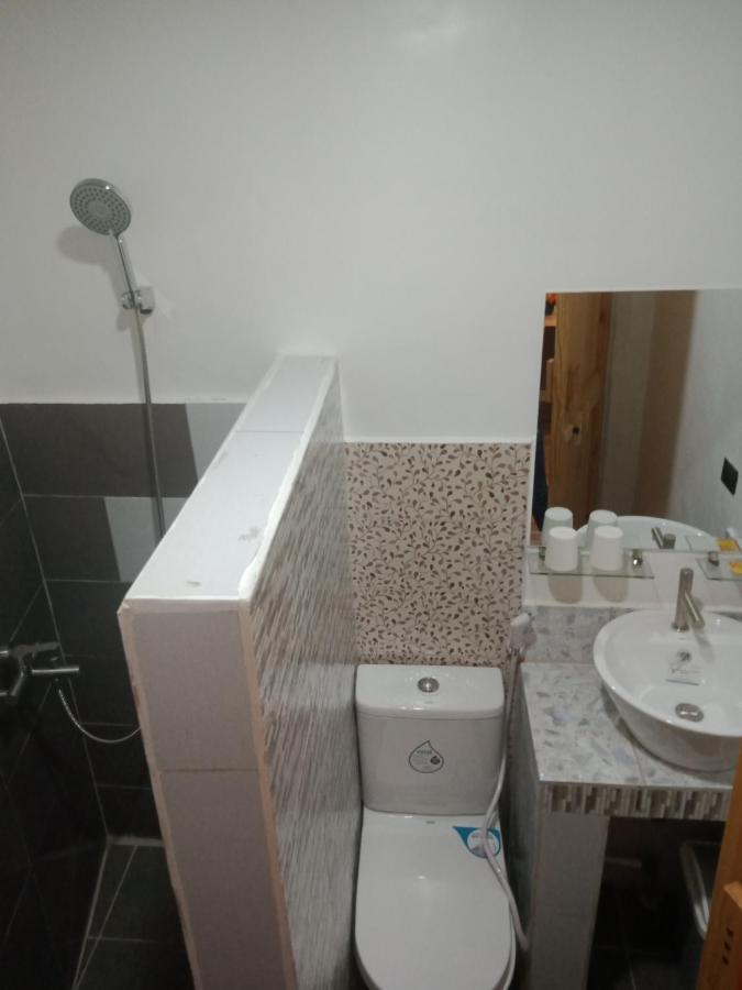 Bboutique Hotel Мактан Екстериор снимка
